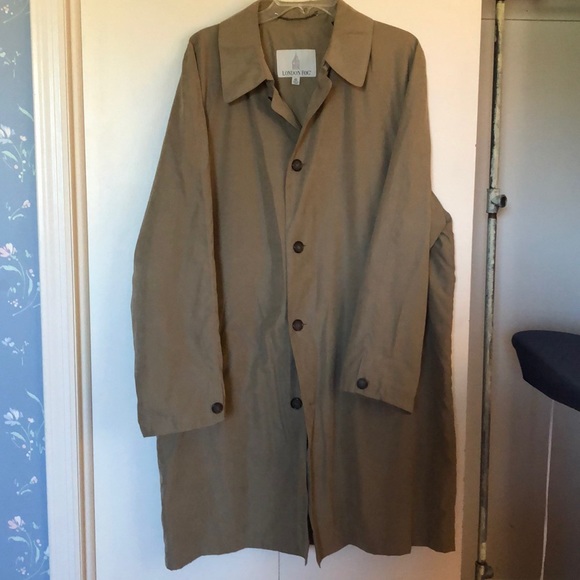 Coat - Picture 2 of 4